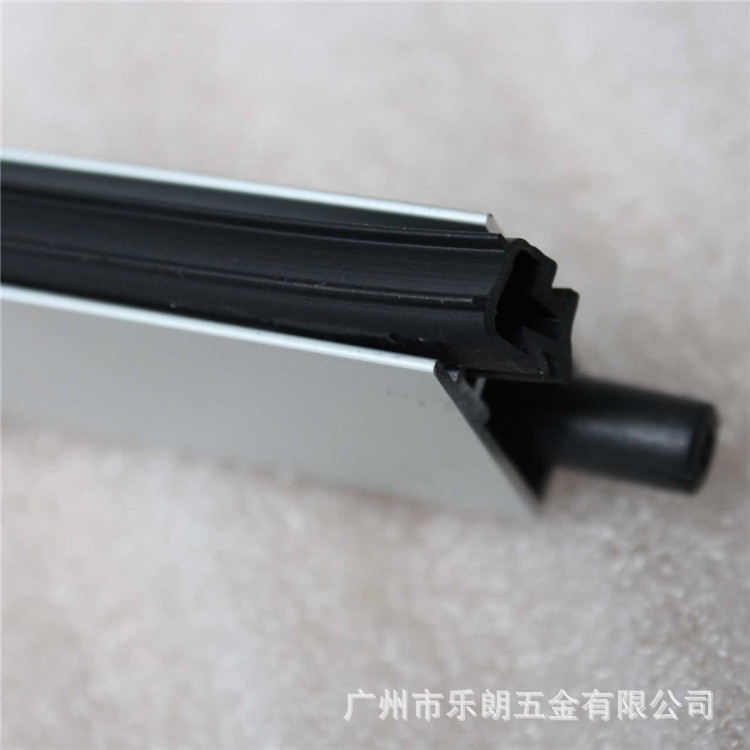95视频在线观看网站95视频网RDA-31 门底防尘器