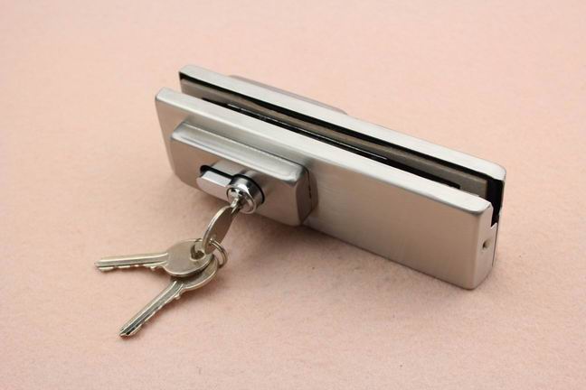 怎么选择好的玻璃门锁夹？