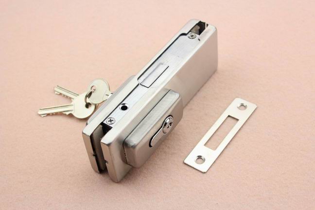 怎么选择好的玻璃门锁夹？